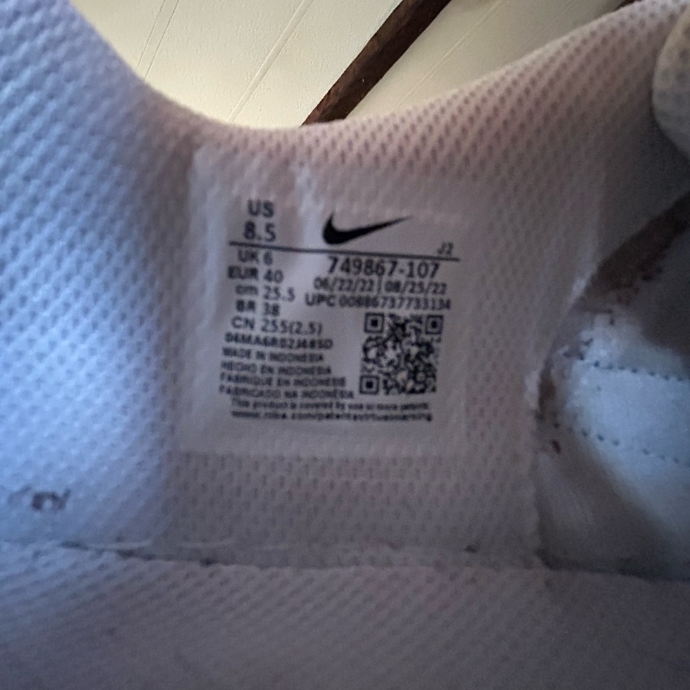 Woman’s Nike Court Royale Shoes - Picture 5 of 7